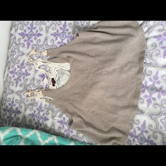 Clothes. - Picture 4 of 8